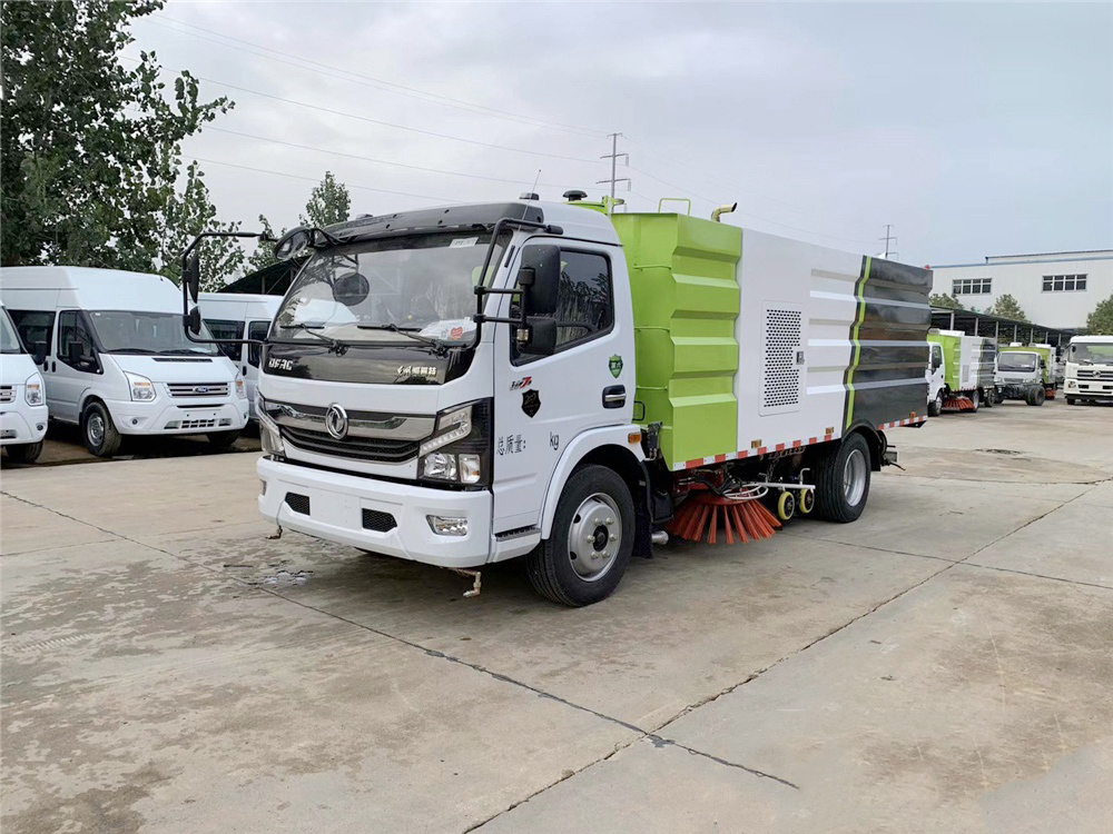 國(guó)六東風(fēng)凱普特掃路車（7.5立方）