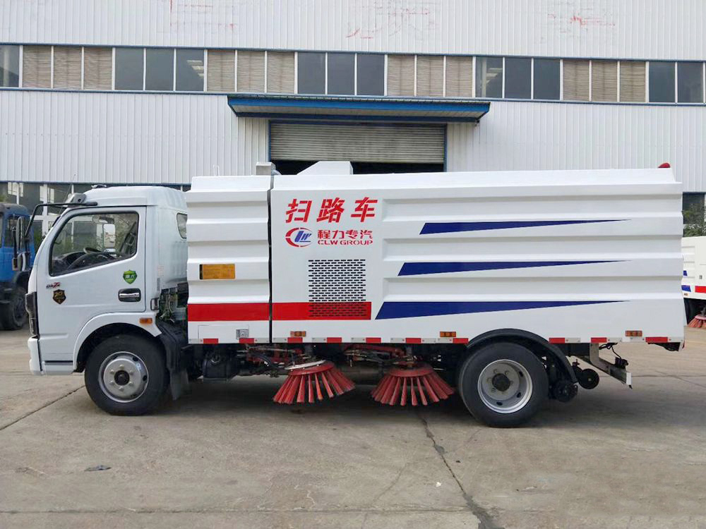 國(guó)六東風(fēng)凱普特掃路車（7.5立方）