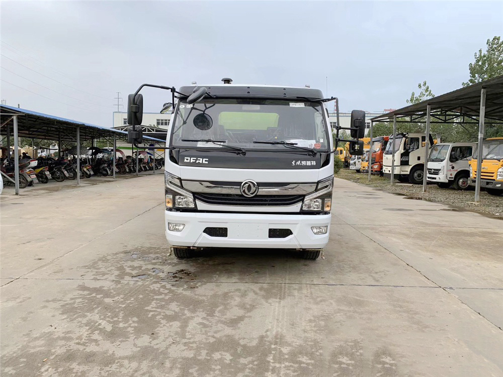 國(guó)六東風(fēng)凱普特掃路車（7.5立方）